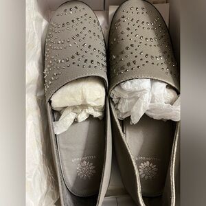 Yellow Box Shoe Sharona ~ Color = Taupe